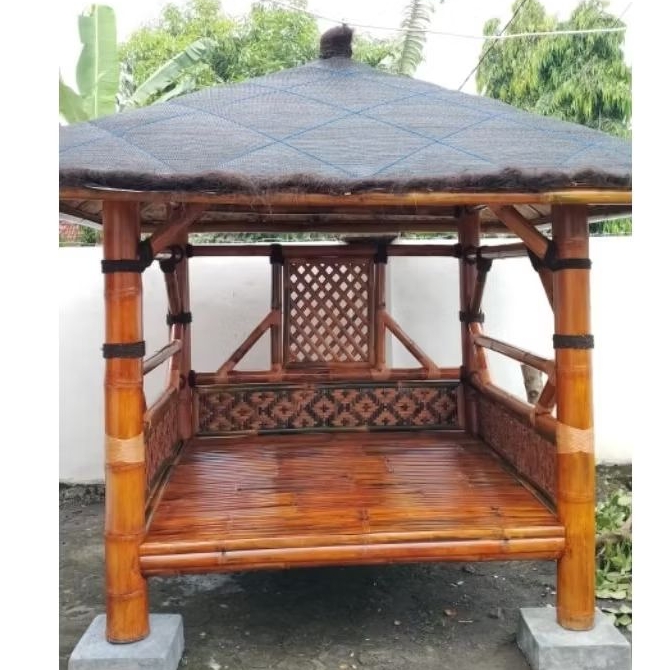 GAZEBO bambu 2x2m atap ijuk/SAUNG/RUMAH BAMBU
