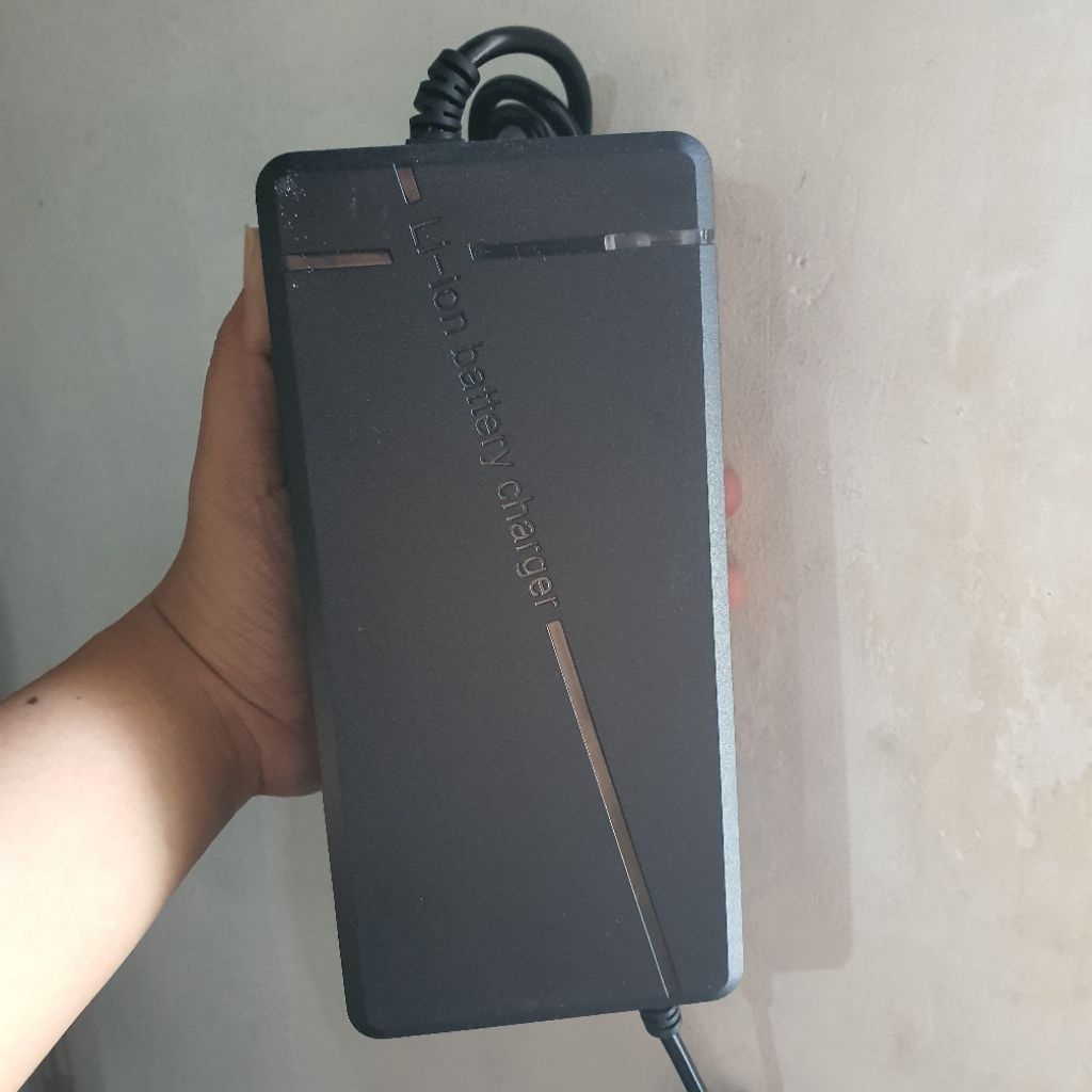 Charger Lithium 48V, 60V & 72V ~~ 5A