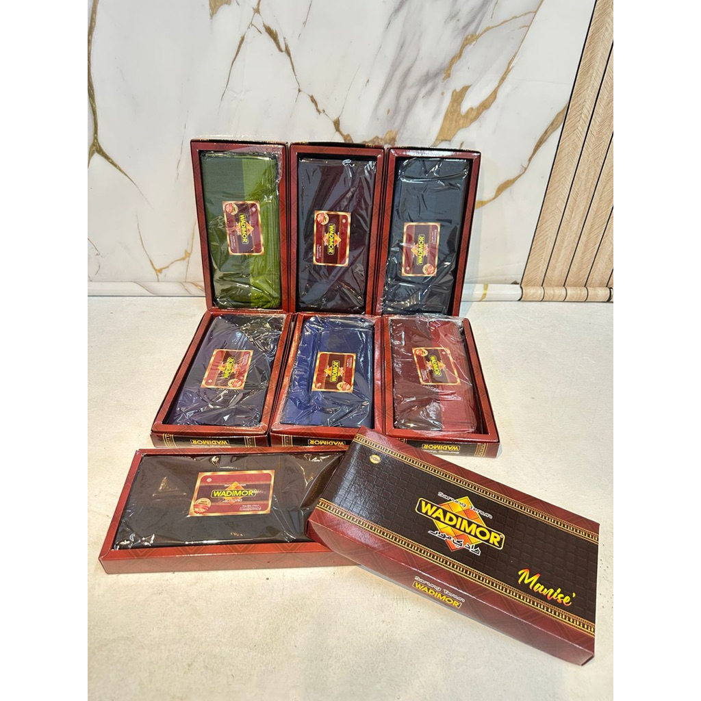 sarung wadimor motif kotak/lilin, motif hitam/putih