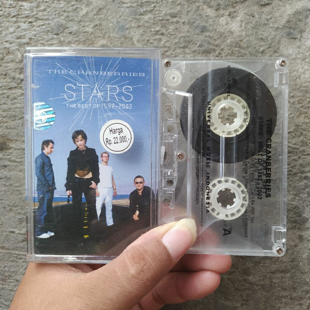 Kaset Pita The Cranberries - Stars The Best Of 1992-2002