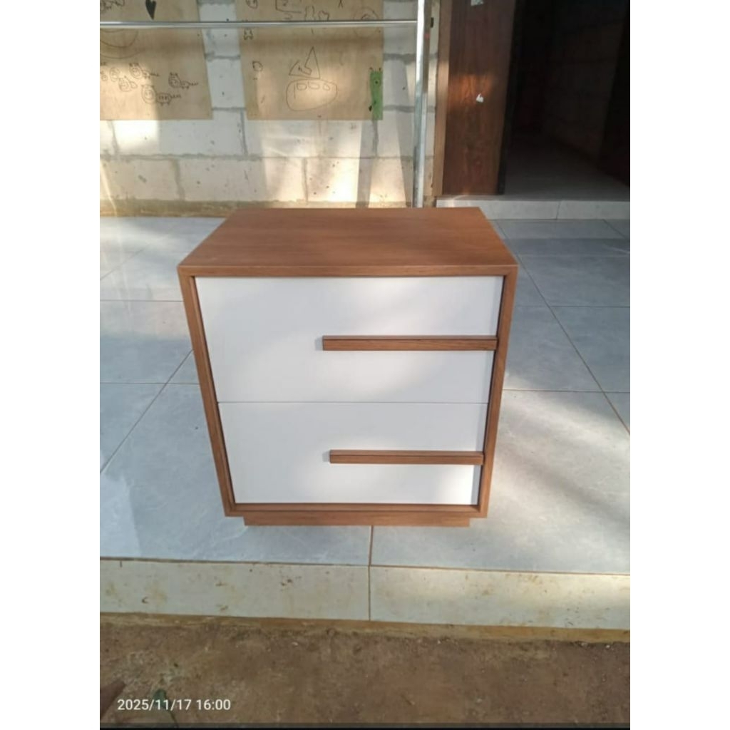 meja tv minimalis/meja tv samping tempat tidur