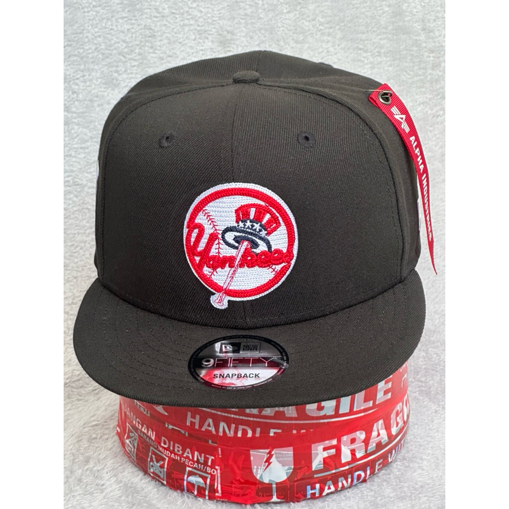 Topi NEW ERA X ALPHA INDUSTRIES YANKEES