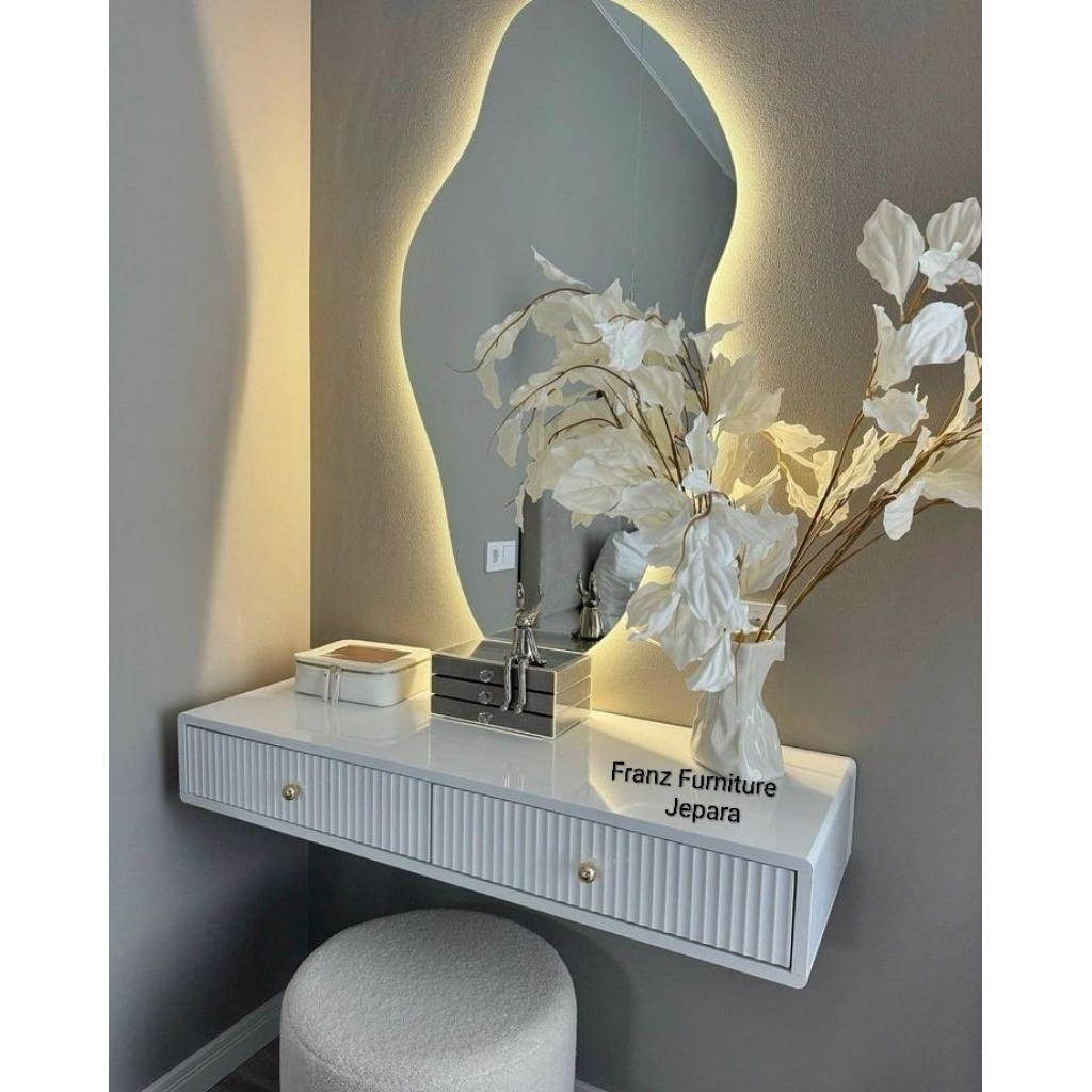 Meja Rias Gantung Meja rias dinding