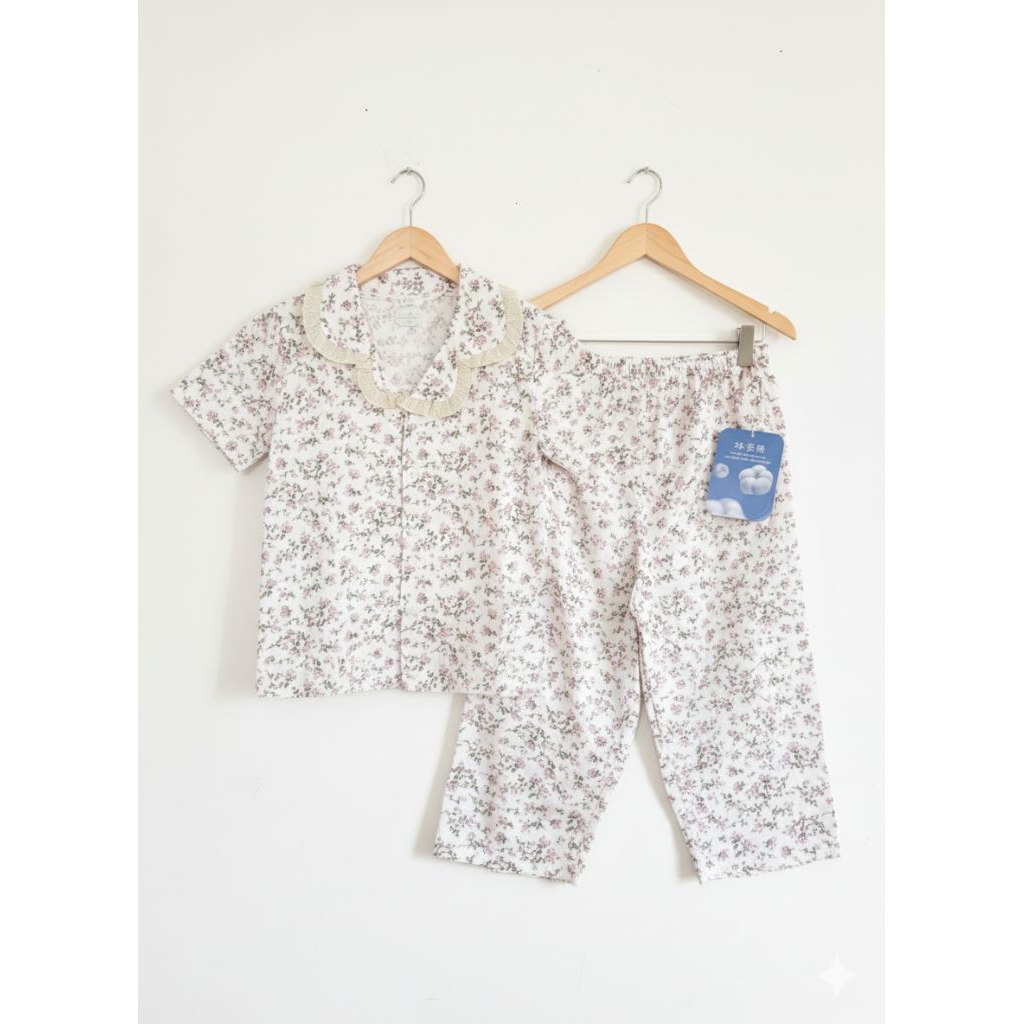 Piyama Anak Kancing Import Premium Bahan Kapas Motif Bunga2 Kerah Renda