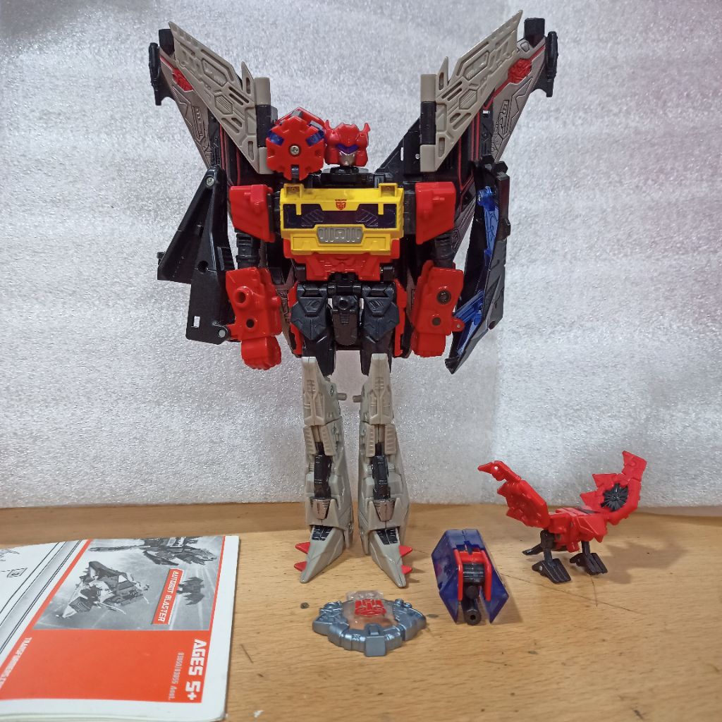 TRANSFORMERS UNIVERSE AUTOBOT BLASTER