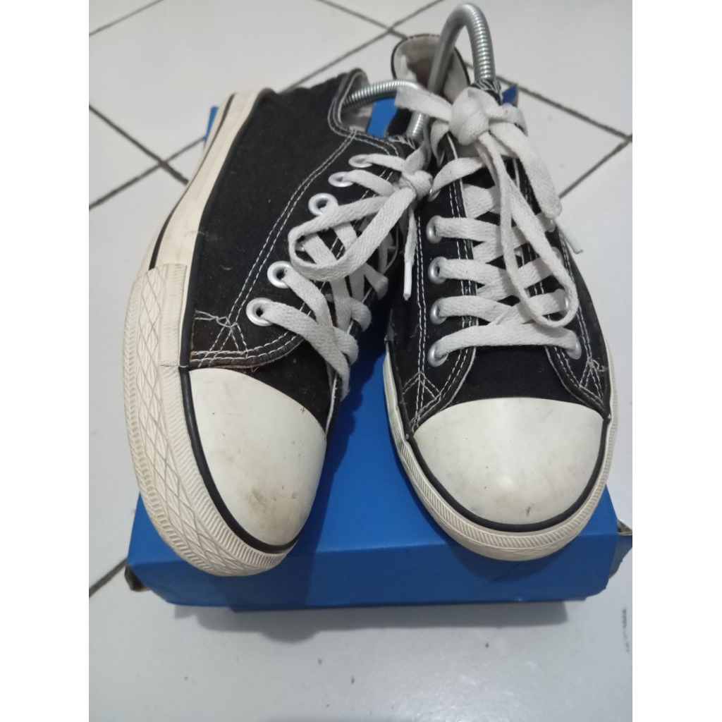 Sepatu Sneakers Shoopen Size 40