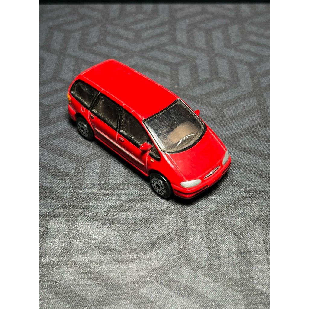Mainan Mpv van minibus merah ford galaxy realtoy bekas preloved diecast