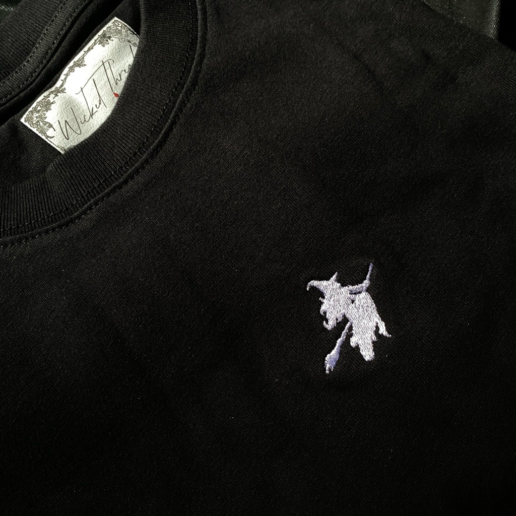 Oversized Tee “Flying Witch”