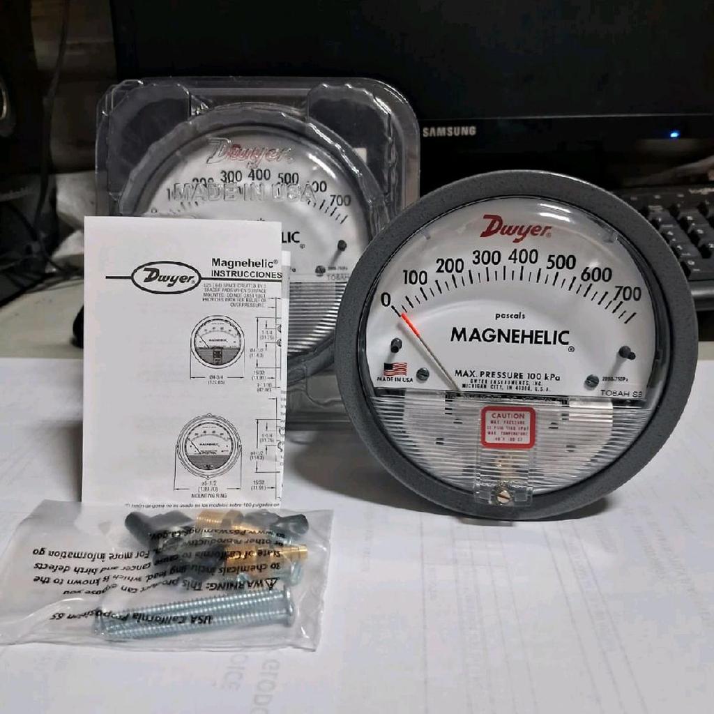 Magnehelic Dwyer 0-700 Pascal Magnehelic Dwyer 0-700 Pascal Magnehelic Dwyer 0-700 Pascal
