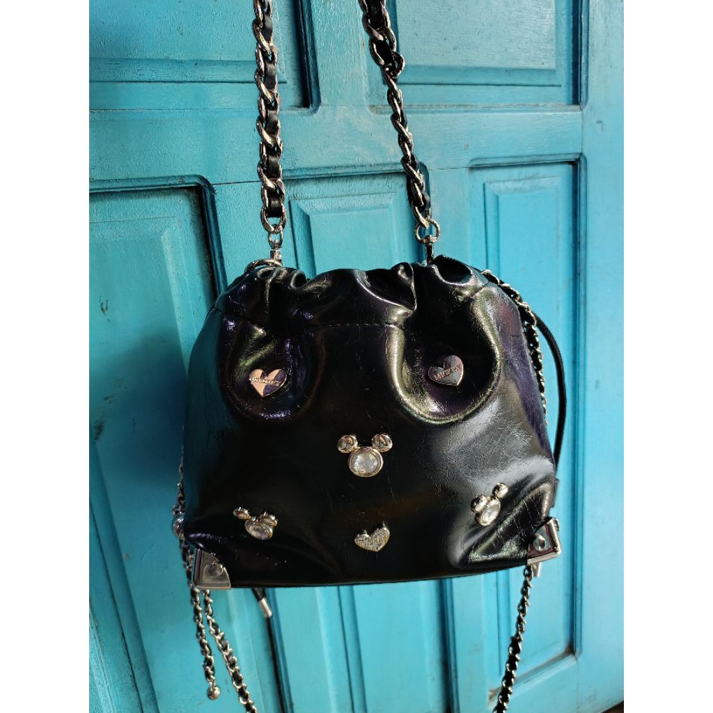 (RARE)Preloved Like New 100% ORIGINAL DISNEY Tas Serut Mickey Kulit Kondisi 100% LIKE NEW