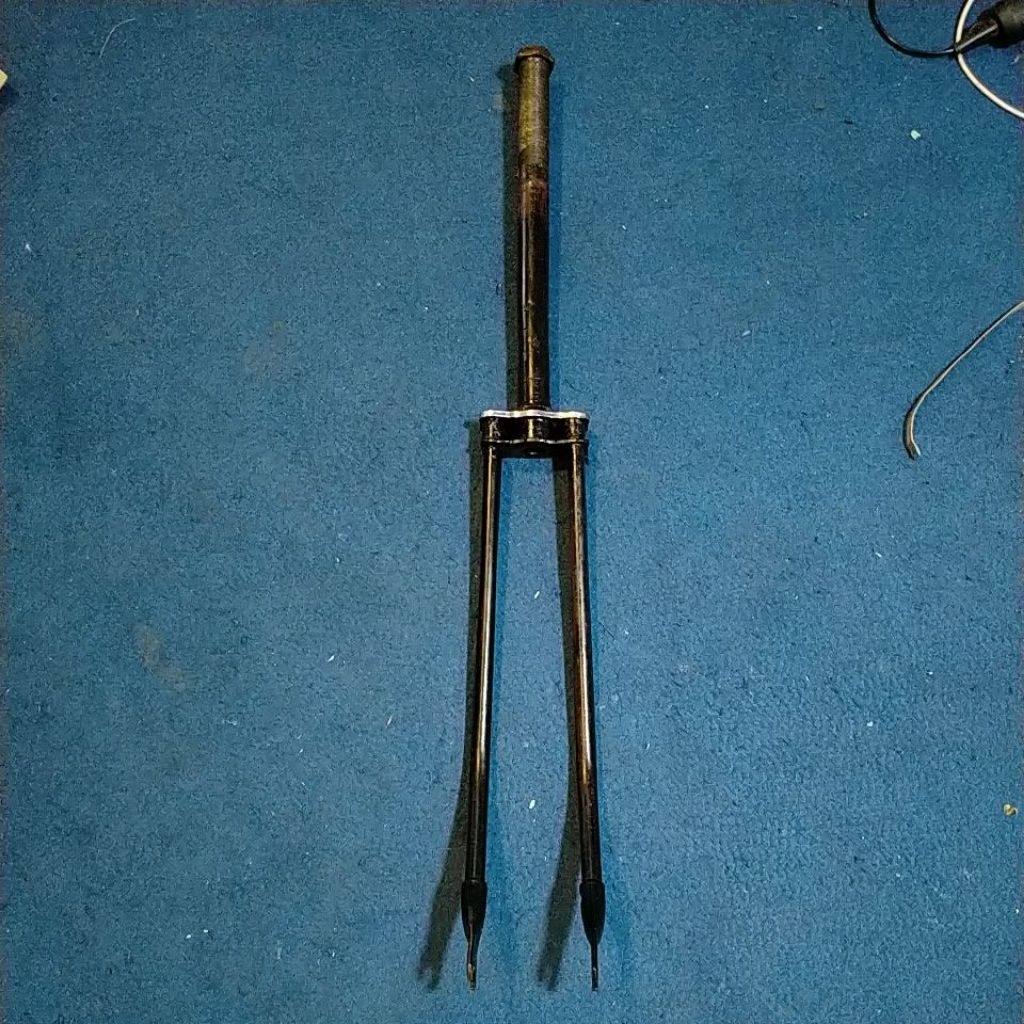 fork garbu sepeda onthel tua Humber