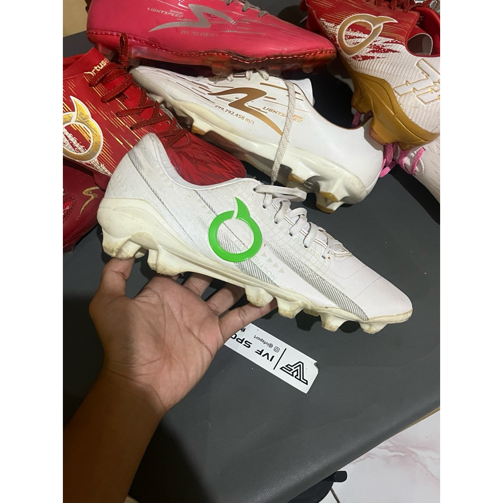 SEPATU BOLA ORTUSEIGHT SEKEN ORIGINAL