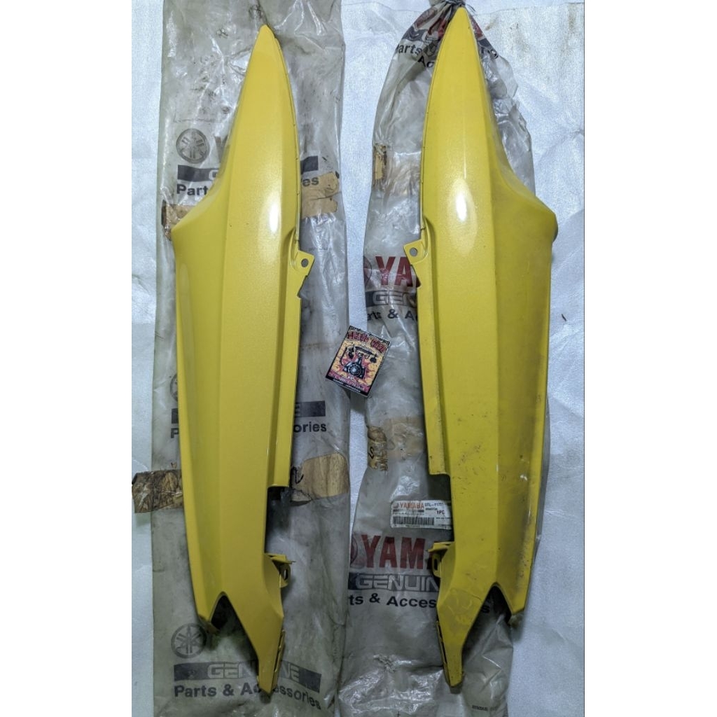 Body Belakang KIRI KANAN  Yamaha Mio Sporty 5TL kuning Original Baru YGP