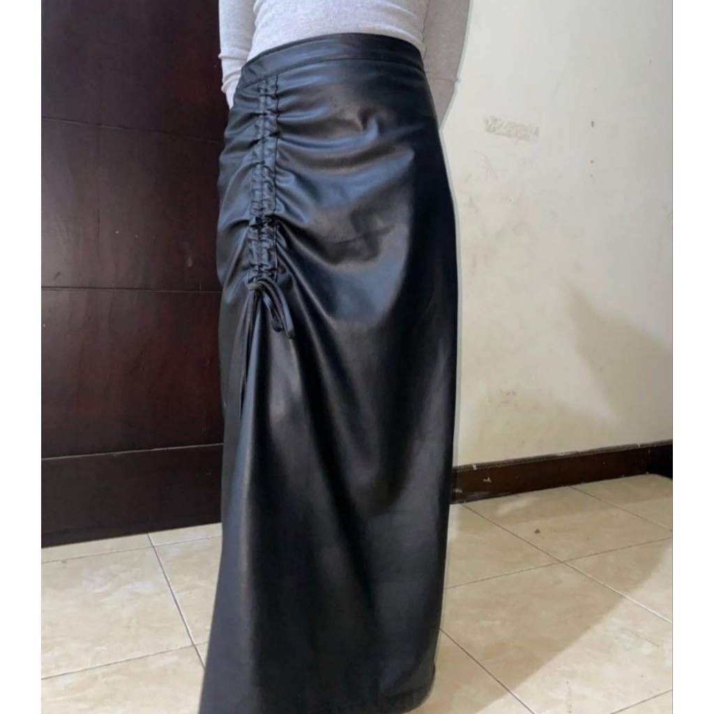 leather skirt