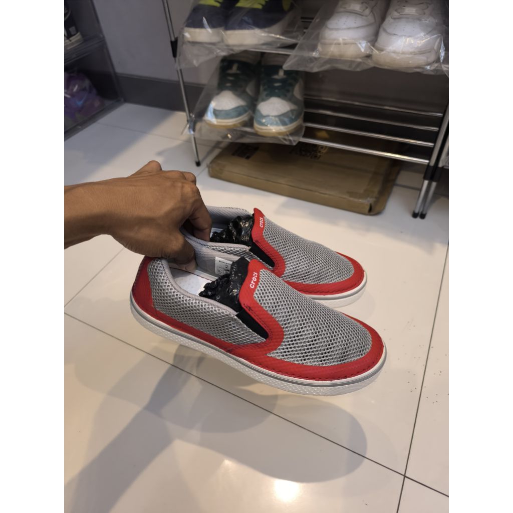 Crocs slipon sandal sepatu anti air (M7 / size. 40)