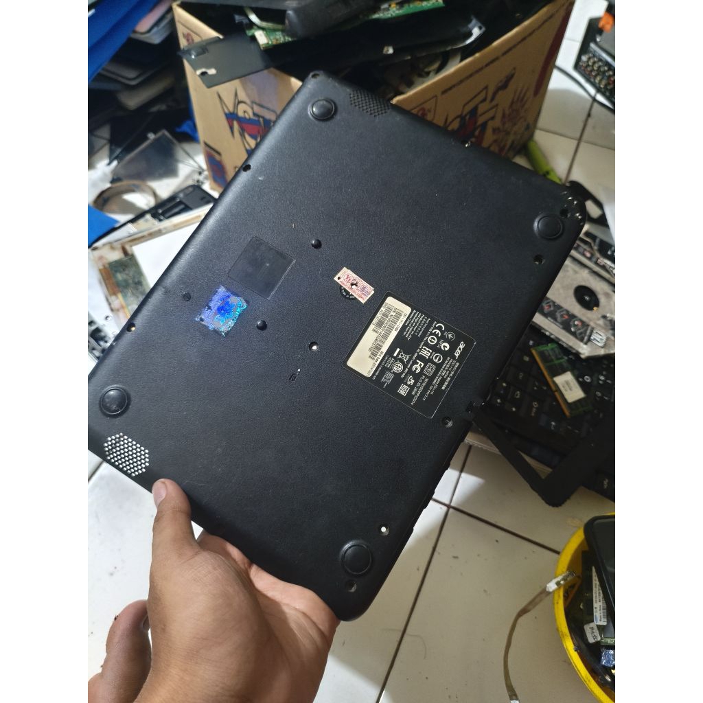 casing bawah notebook acer es1 111 ori