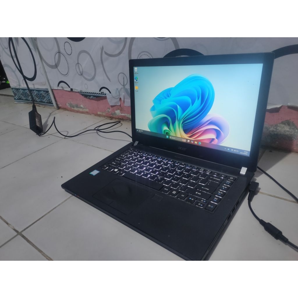 Acer Core i5 Ram 8Gb SSD 512Gb keyboard backlight normal lancar