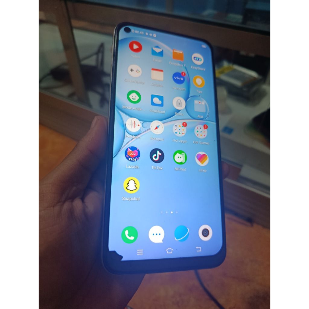 Vivo Y30i (second) minus