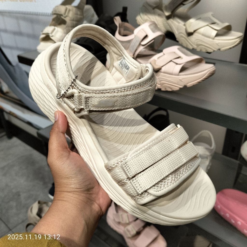 SANDAL WOMAN SKECHERS Max Cushioning Elite 2.0