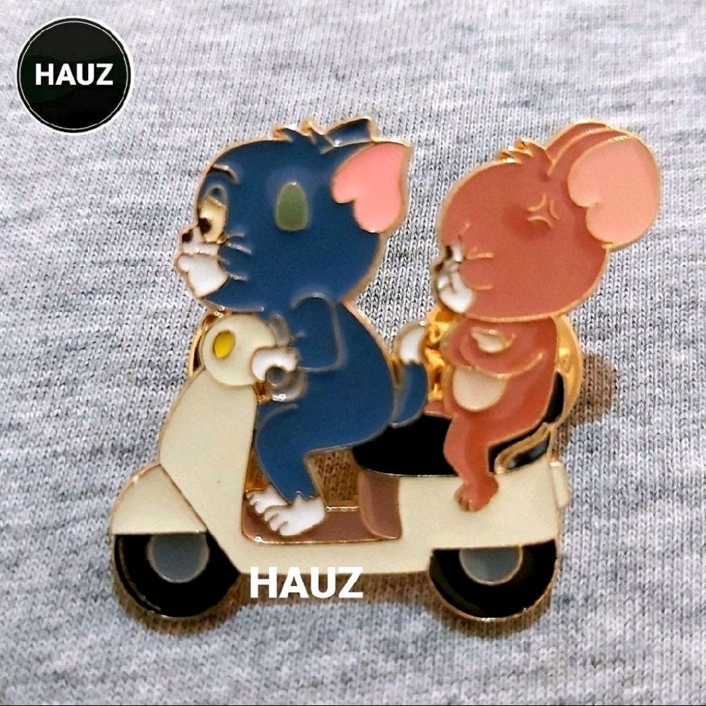 Pin Enamel Vespa Scooter Lucu