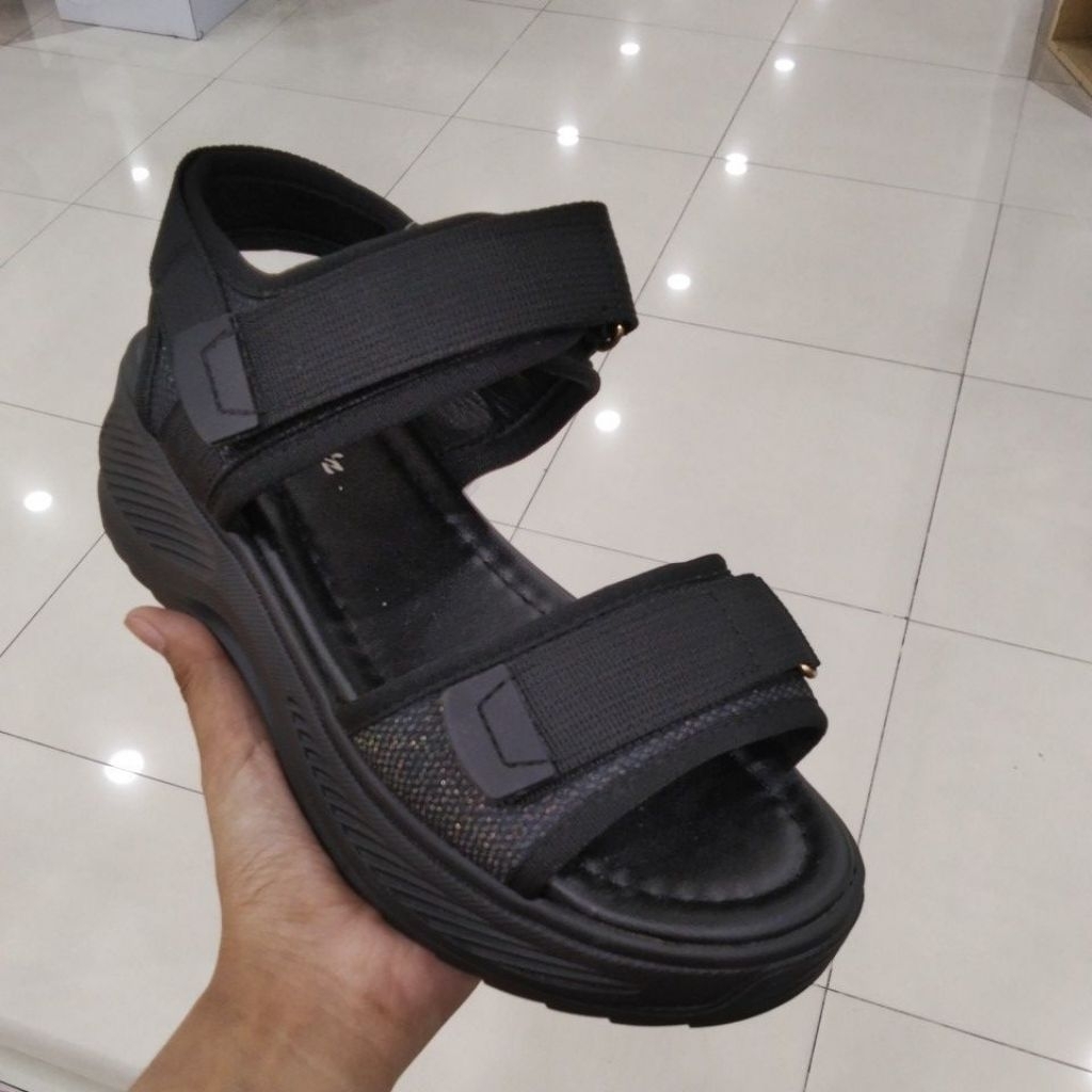 sepatu sendal St Moritz