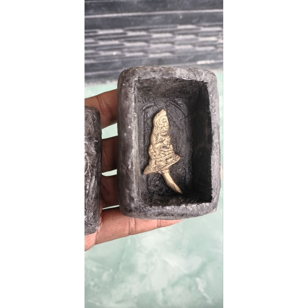 Keris aksesoris kuning kecil