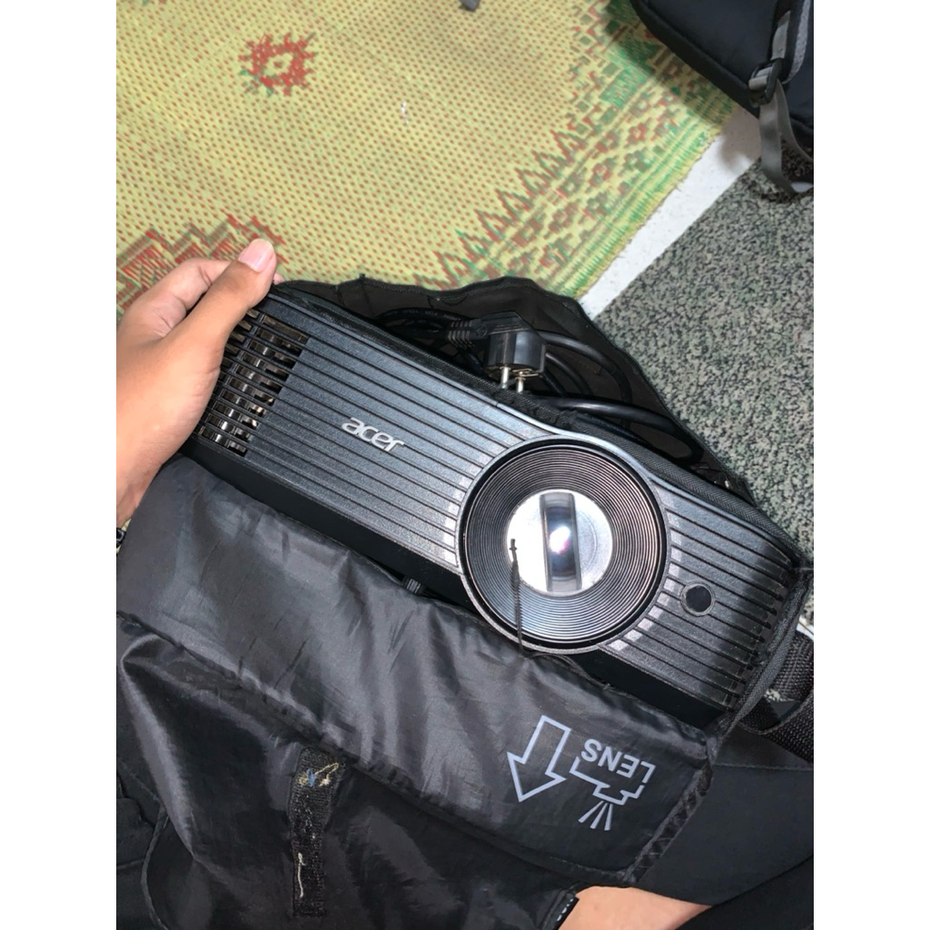 Proyektor Acer (Acer projector X1) 2023 DLP XGA 4000 Lumens TKDN bekas (seccond like new)