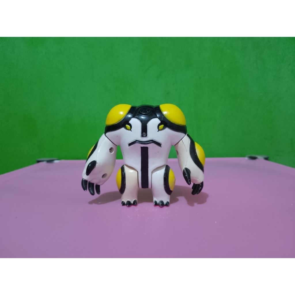 Figure BEN 10 ULTIMATE ALIEN - CANNONBOLT - Murah Retro Vintage Rare Koleksi Mainan Anak Anak Nostal