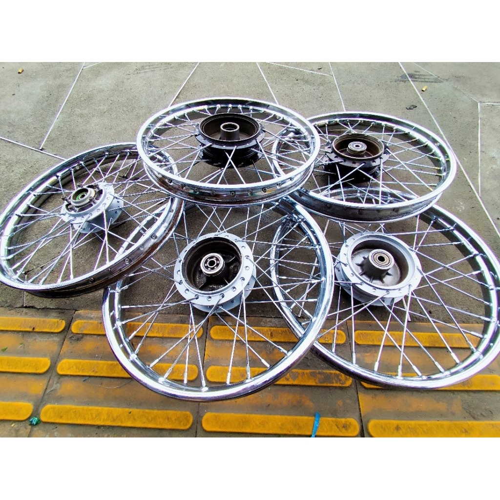 Paket Lengkap Set Velg Depan+belakang barang Orian. Supra x - Supra Fit. Vega R - Vega R New. Jupite