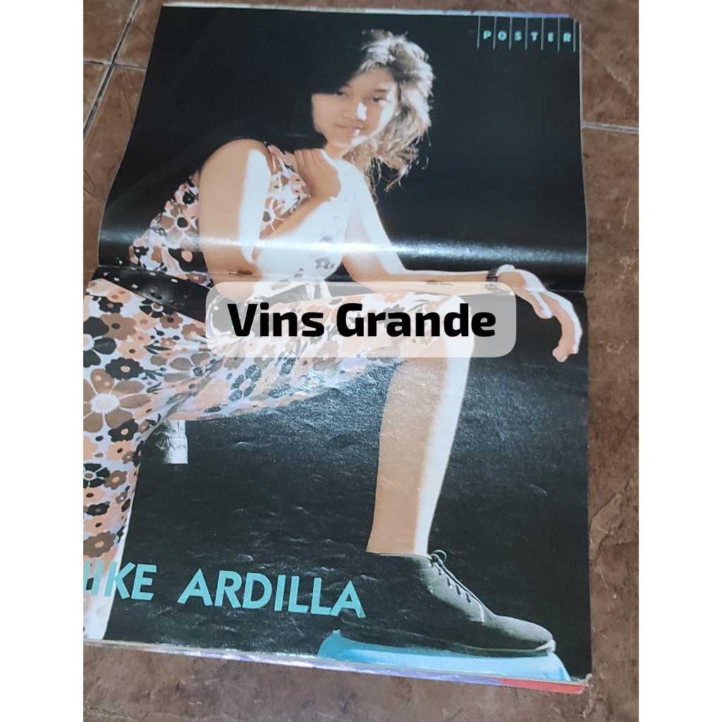 Majalah Kawanku Tahun 1990 Bonus Poster Nike Ardilla dan Majalah Mangle Bonus Pin Up Nike Ardilla.