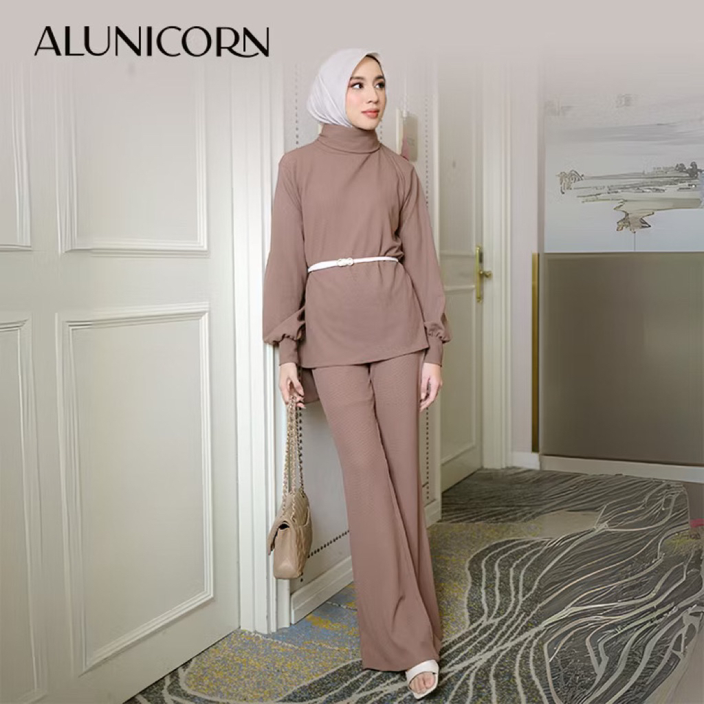 PRELOVED ALUNICORN ELLE KNIT ONESET