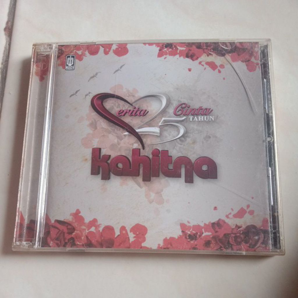 CD cerita cinta 25 tahun kahitna