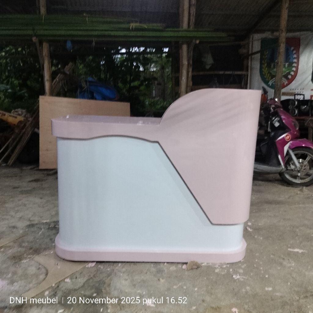 Meja Kasir Estetik 120x55x100