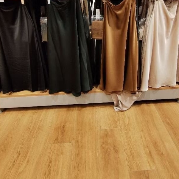 Rok Satin Uniqlo