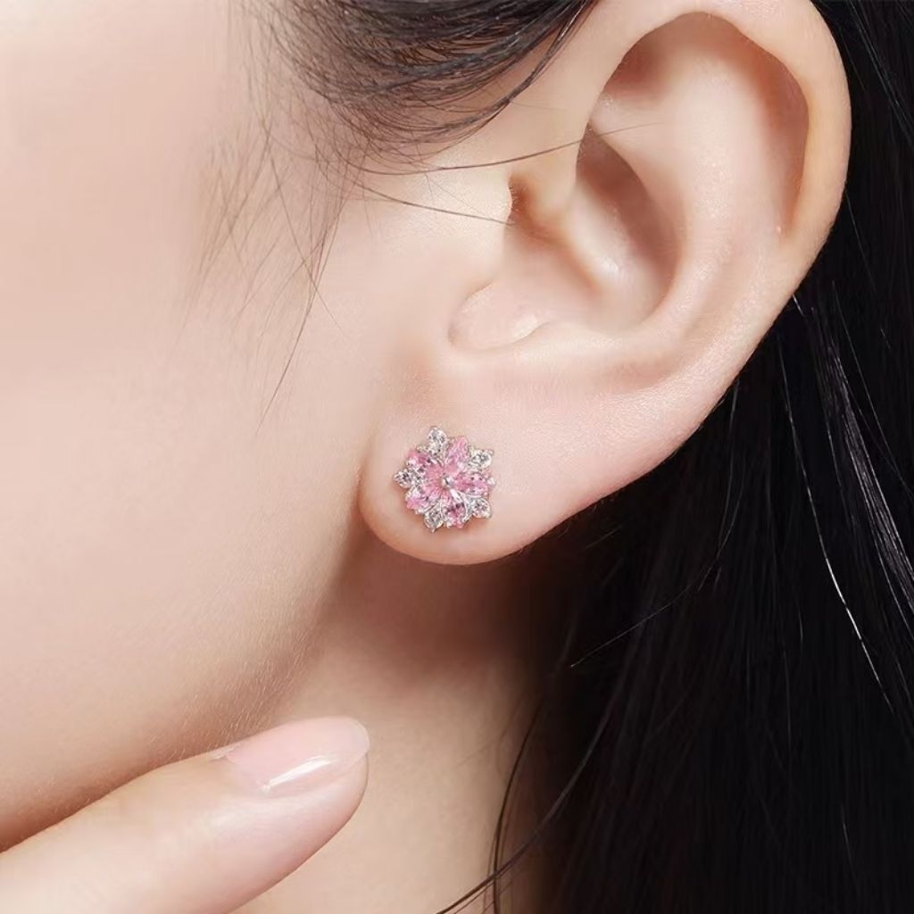 Anting giwang Tusuk jarum bunga kecil