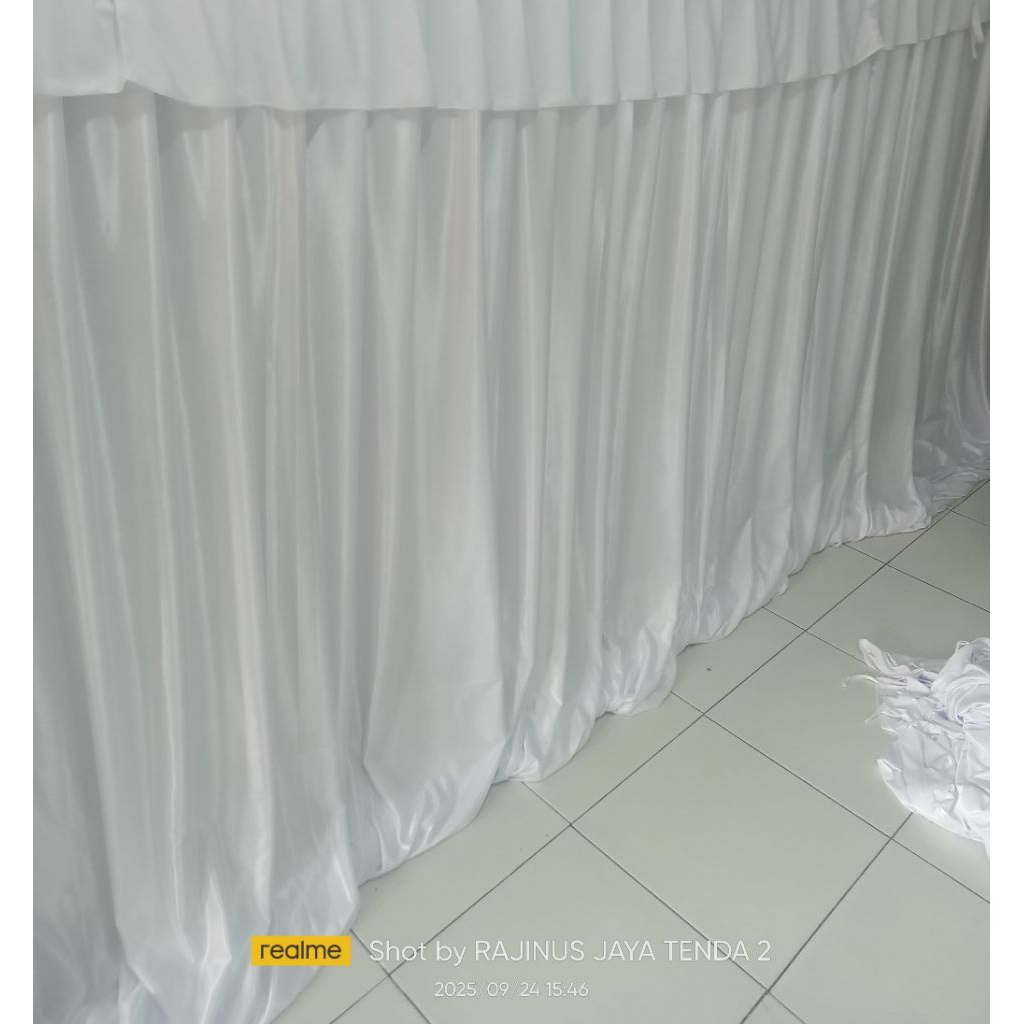 plafon dekorasi tenda model sisir ukuran 6x8 meter satu warna