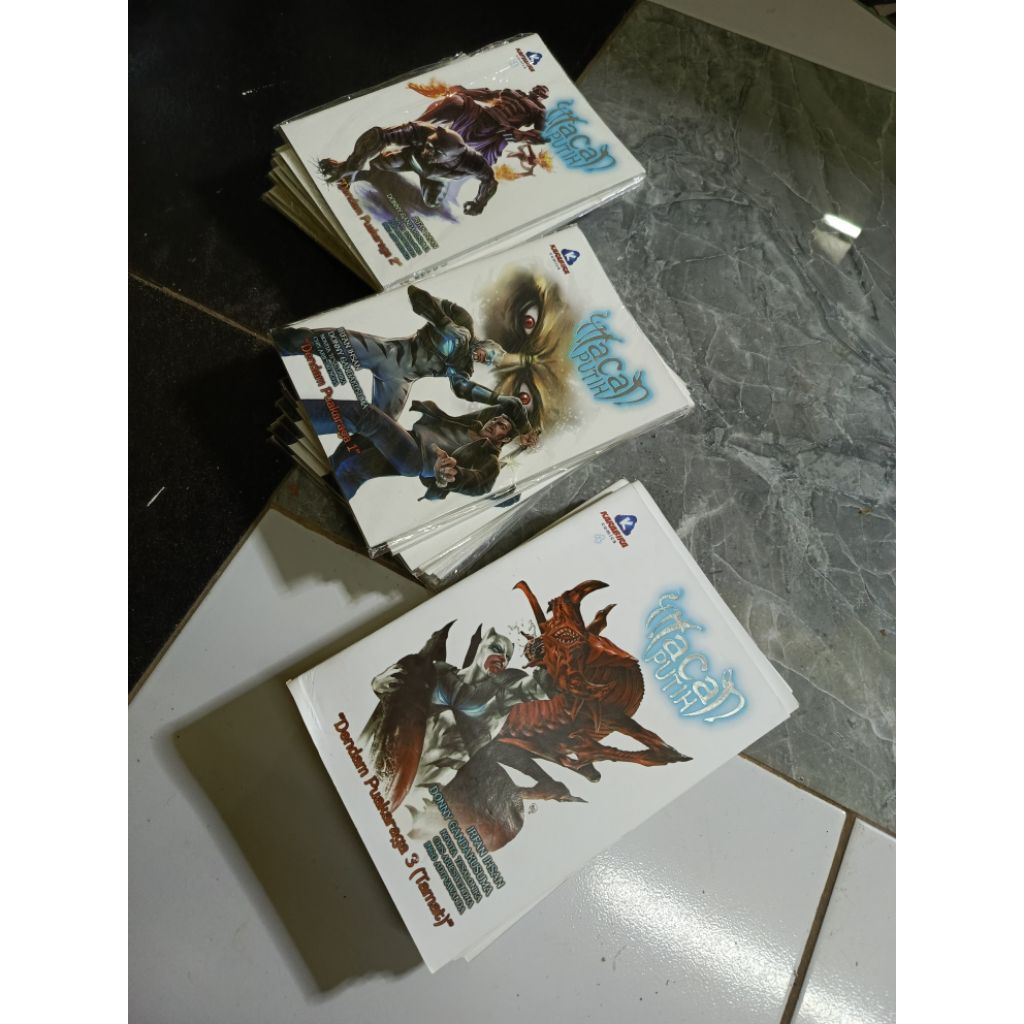 KOMIK Macan PUTIH ( 3 buku tamat ) -IRFAN IHSAN dkk jual satu set 3 buku-Di GB2 kode M1