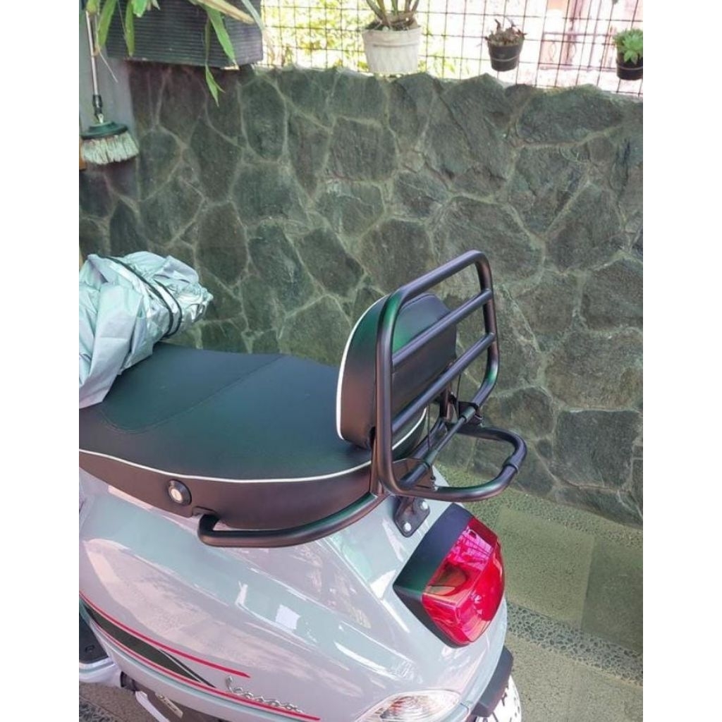 Aksesoris Back rack vespa matic Lx/Lxv/S /Vespa matic universal