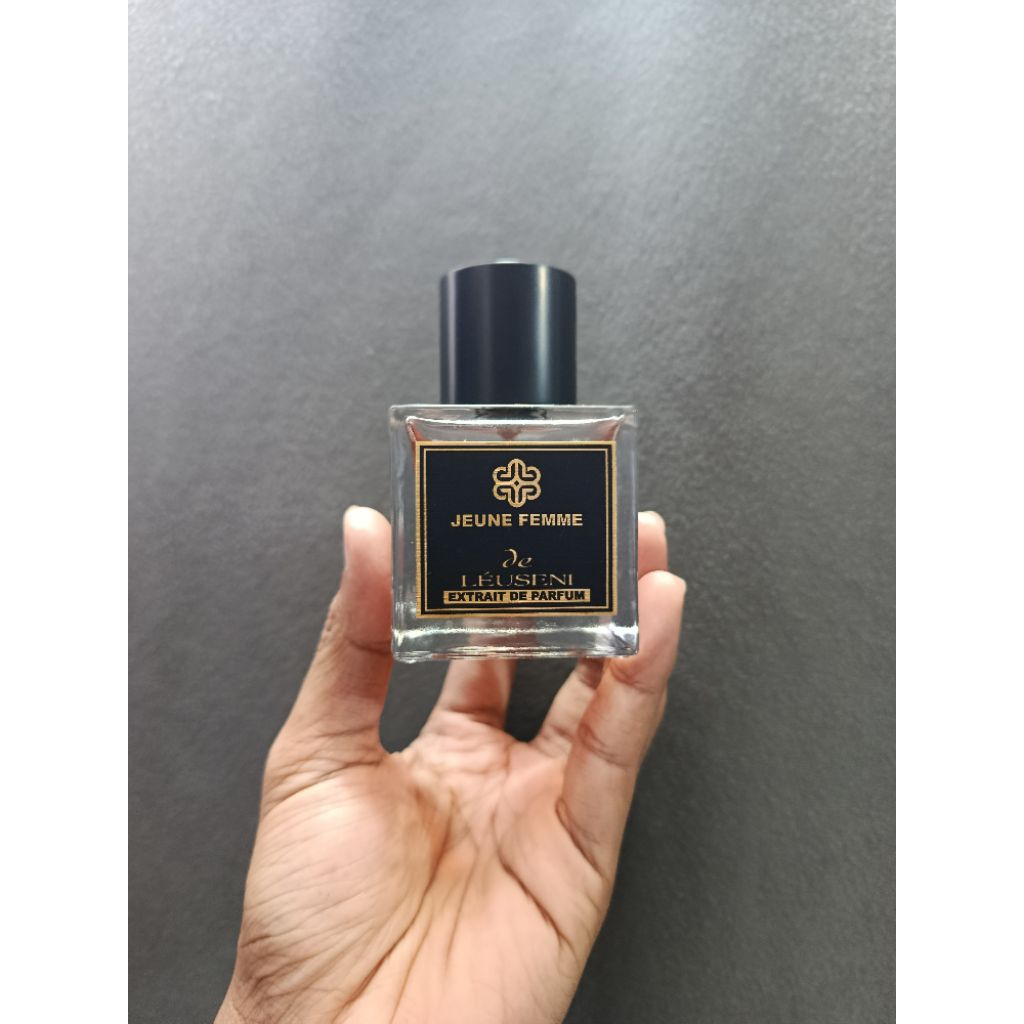 Preloved Leuseni Jeune Femme Extrait 50ml Sisa Juice ±47-48ml
