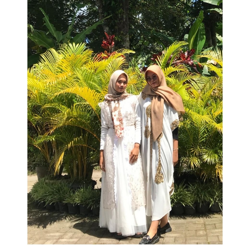Dress + Outer Brokat Cream