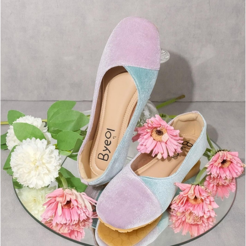 BYEOL BALERINA UNICORN SHOES SIZE 36 (NEW)