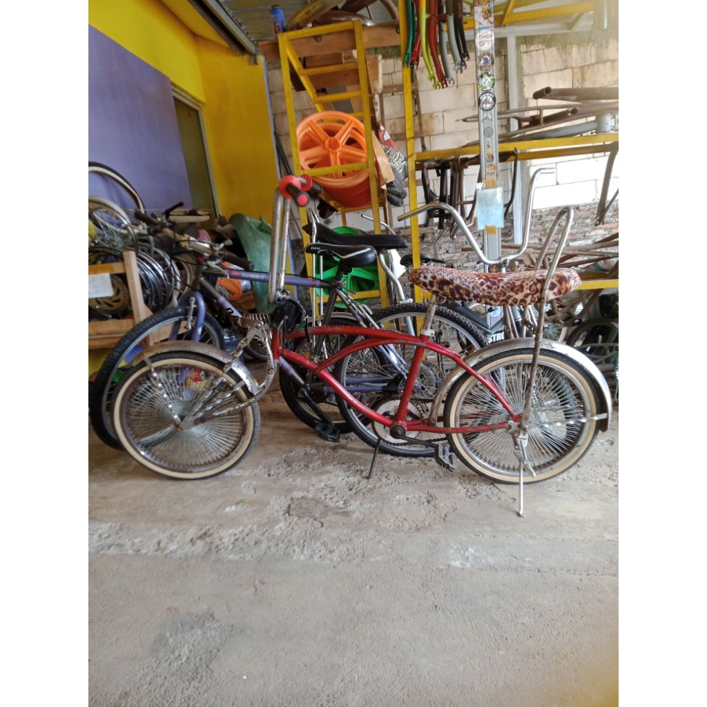 SEPEDA LOWRIDER BEKASNYA ANAK OUTSIDER