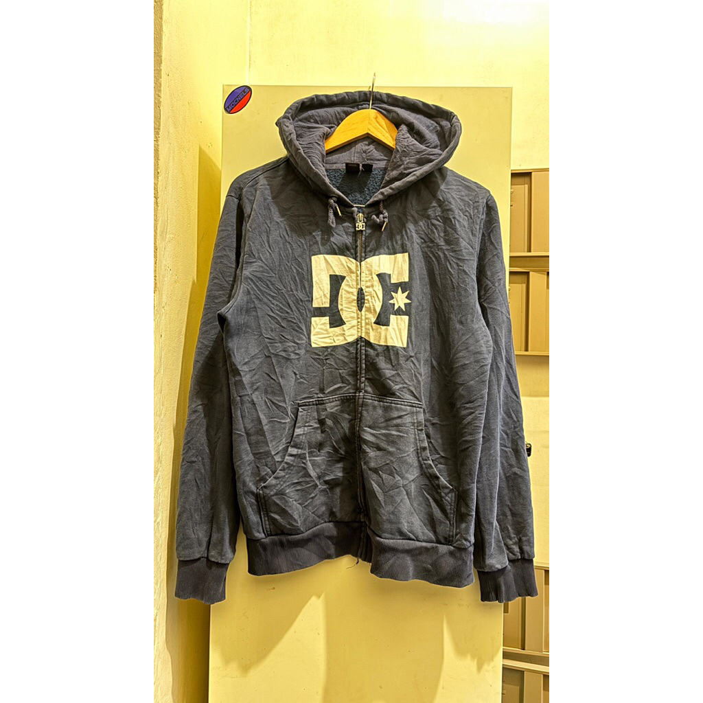 hoodie DC bekas size tag s-m