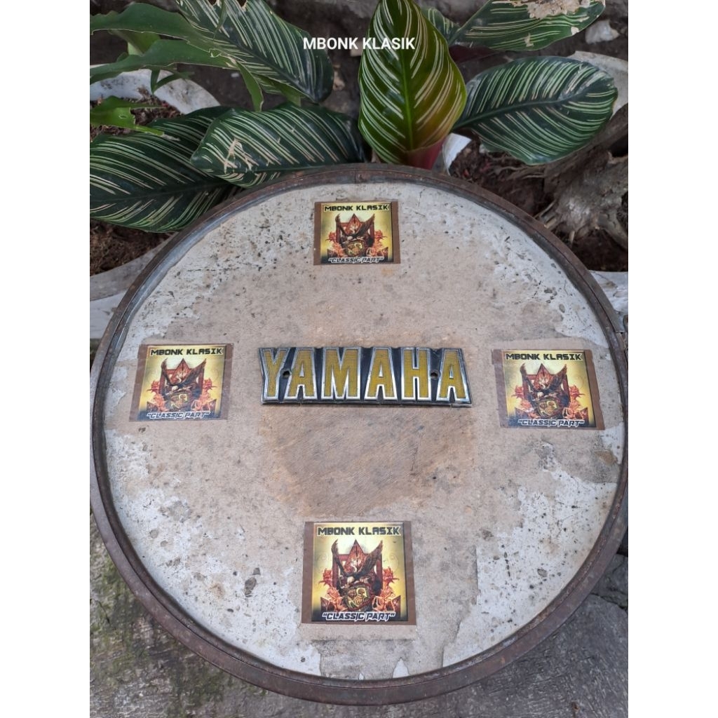 logo emblem tangki rx100 ORIGINAL logo emblem tangki rx 100 emblem tangki yamaha rx100 yamaha rx 100