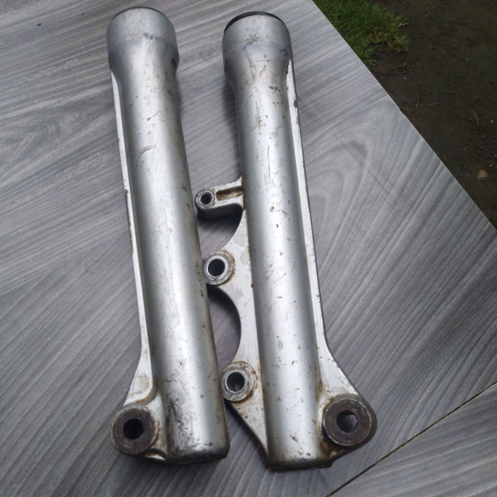 bottom shock depan motor Yamaha Jupiter hantu original bekas copotan siappakai