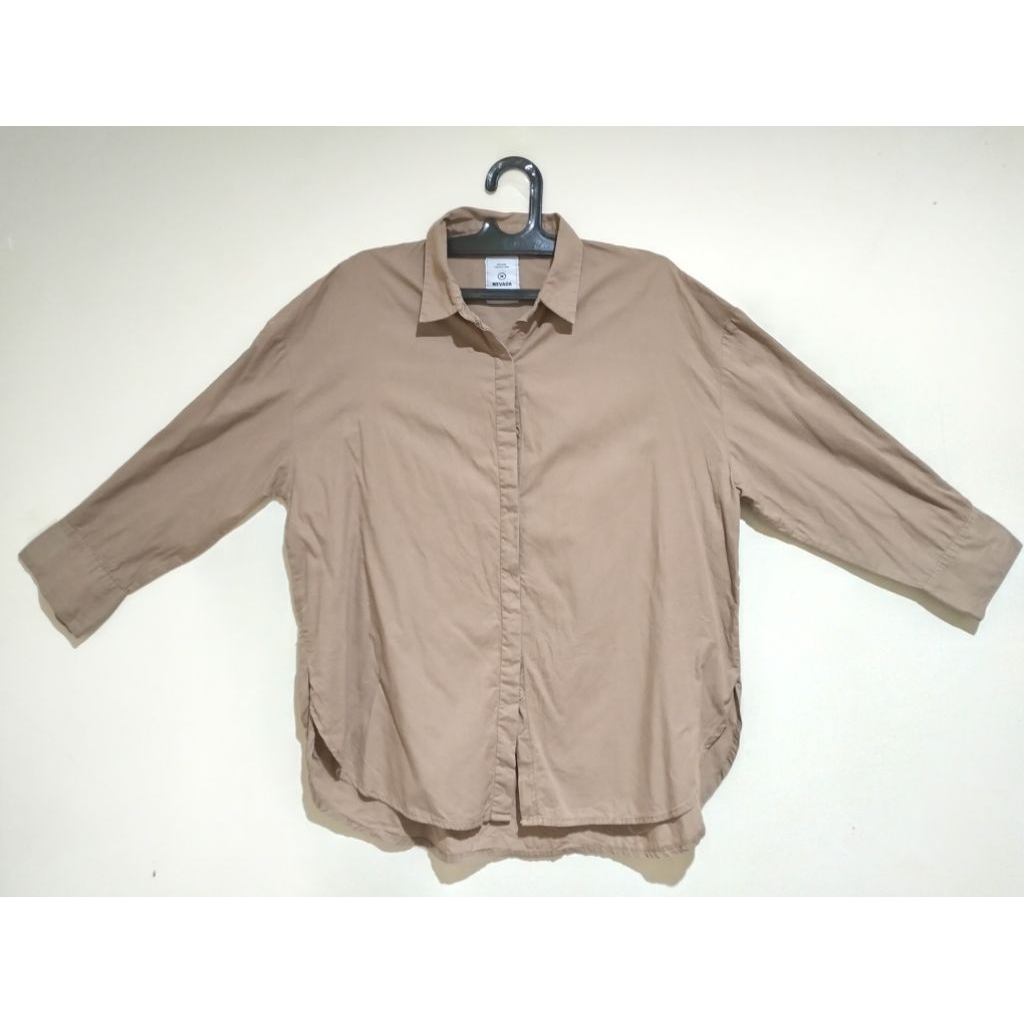 [preloved] Kemeja Oversized Wanita Nevada Coklat Susu
