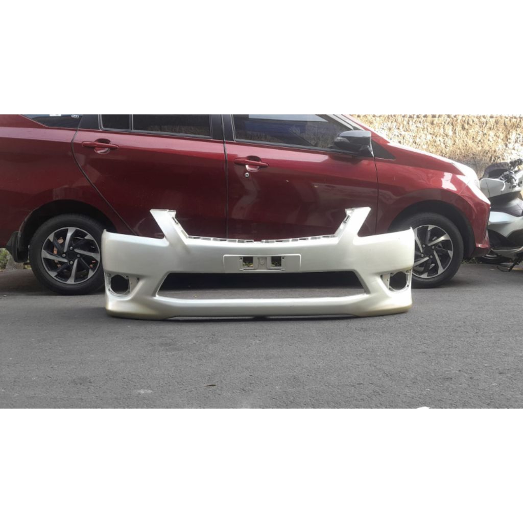 Bemper Depan Innova 2012 – Barang Copotan Orisinil, Kondisi Mulus