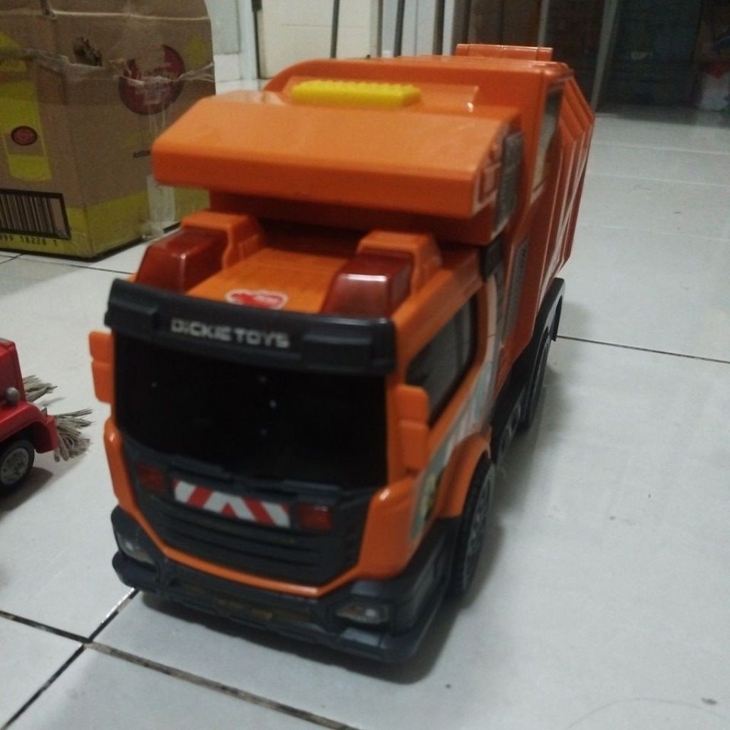 Dickie Toys Mainan Anak