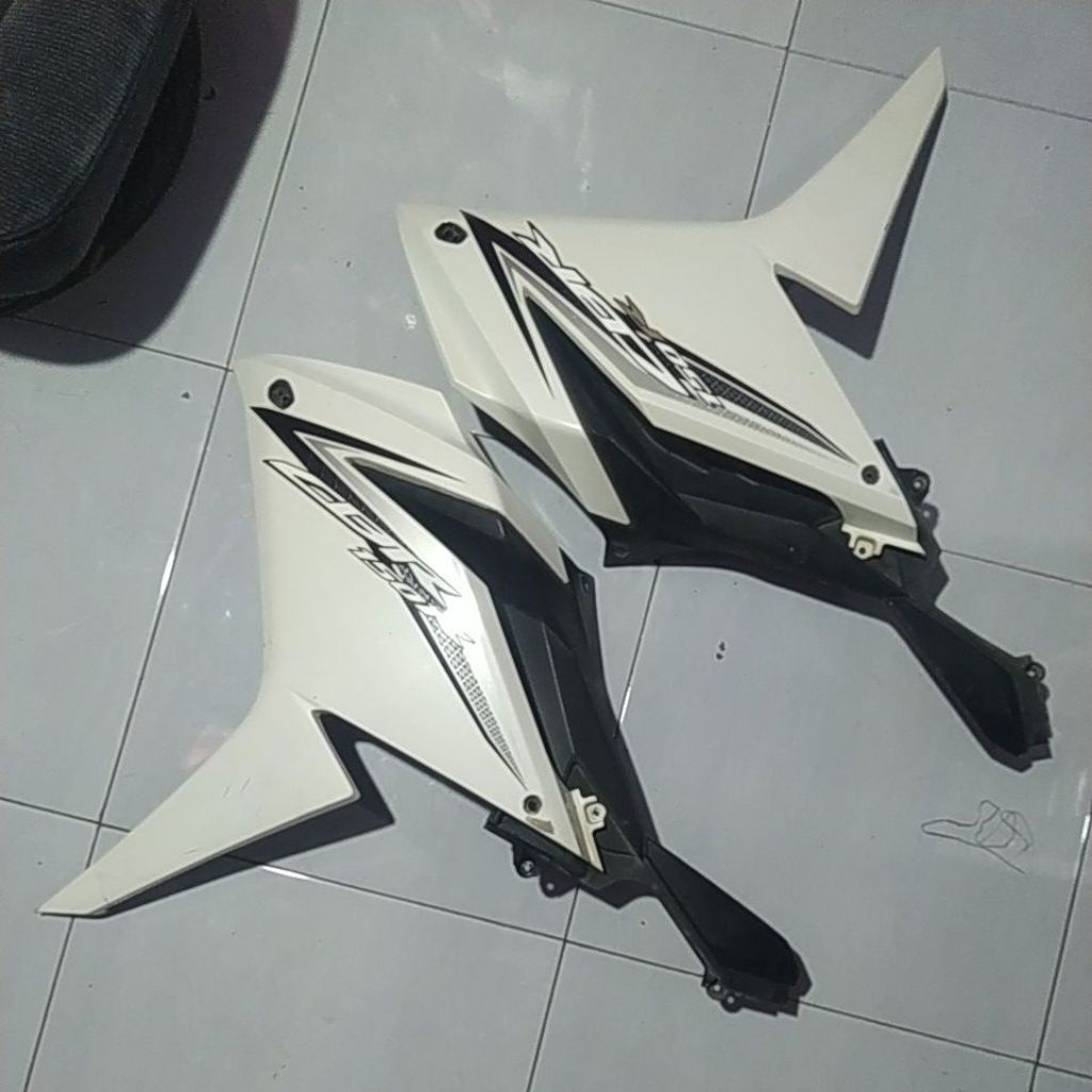 fairing pairing sayap set kanan/kiri HONDA CBR 150R LED FACELIFT original K45