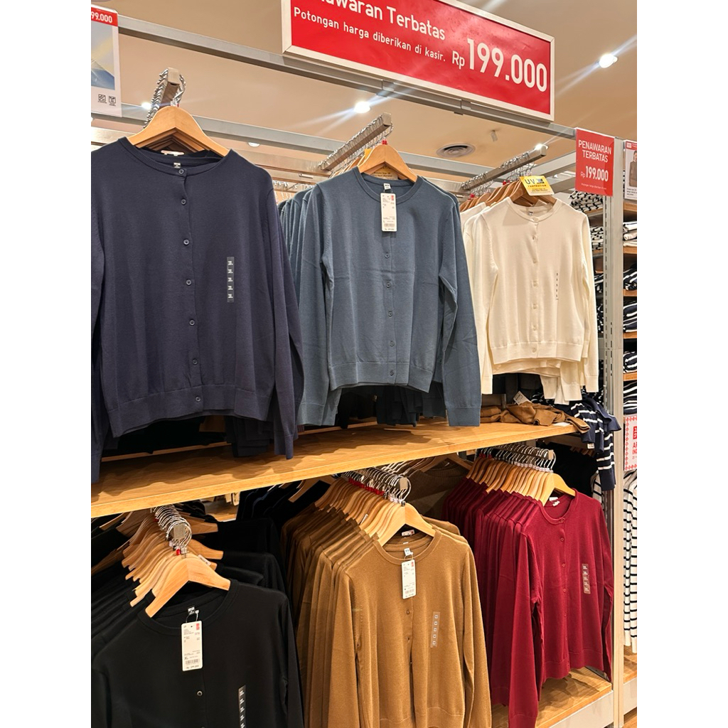 CARDIGAN UNIQLO ORIGINAL STORE SALEEE